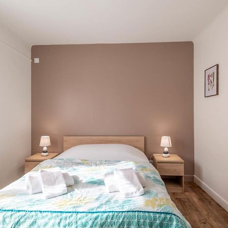 Ideally Located Furnished Townhouse With 3 Bedrooms Parking & Garden Анси Екстериор снимка