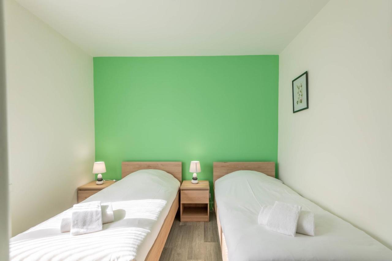 Ideally Located Furnished Townhouse With 3 Bedrooms Parking & Garden Анси Екстериор снимка