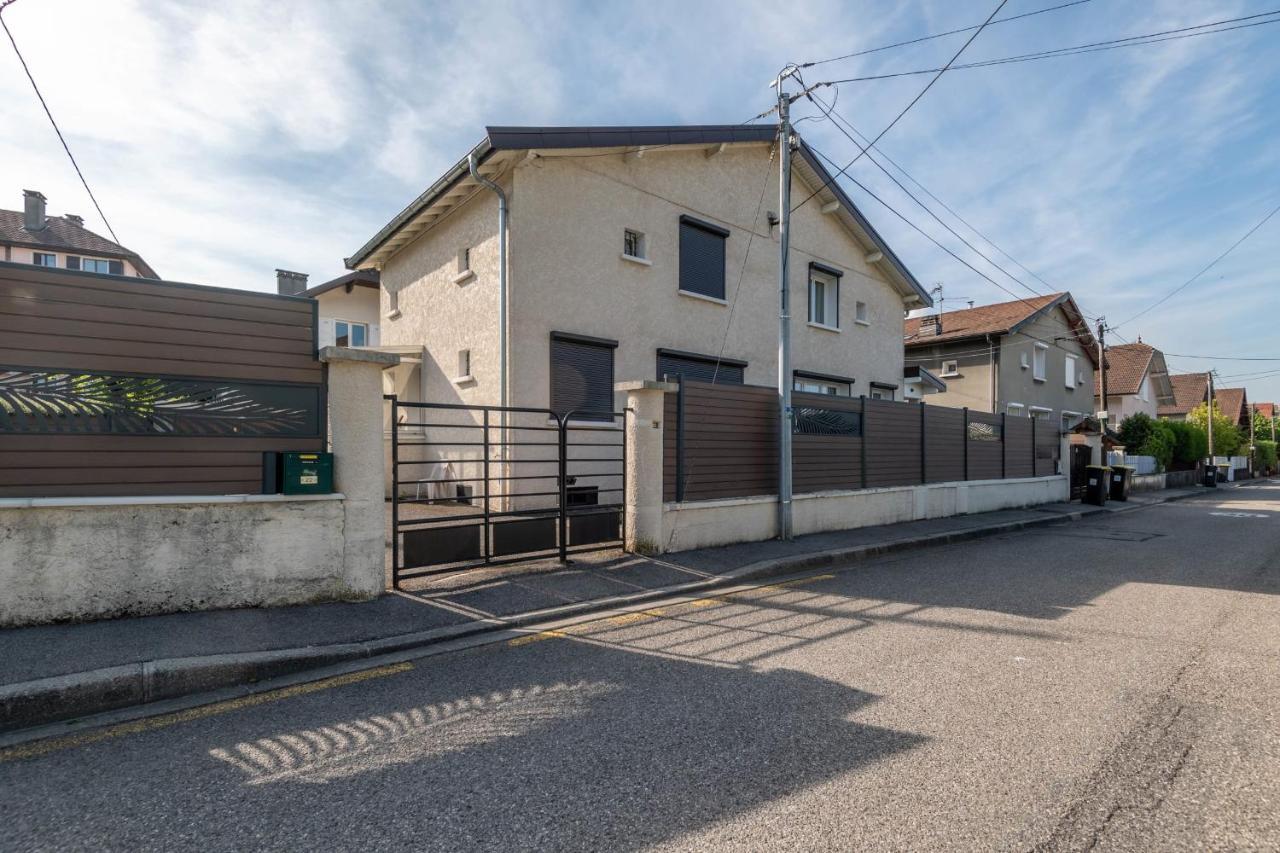 Ideally Located Furnished Townhouse With 3 Bedrooms Parking & Garden Анси Екстериор снимка