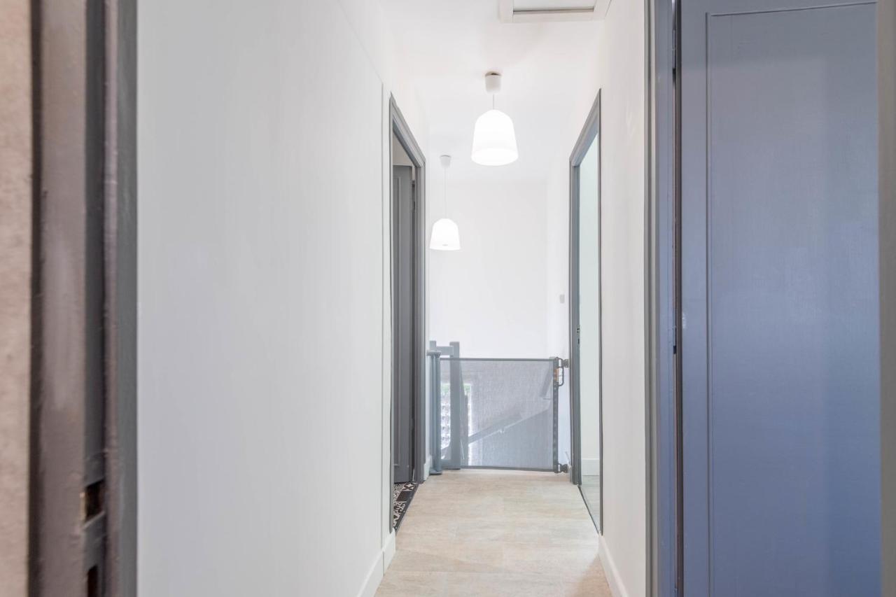 Ideally Located Furnished Townhouse With 3 Bedrooms Parking & Garden Анси Екстериор снимка